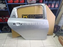 Chevrolet Malibu qapısı