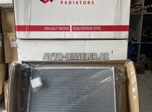 Jeep Wrangler 2018-2025 Radiatoru