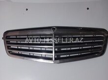 Mercedes E220 Radiator barmaqlığı