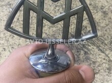Mercedes Maybach emblem