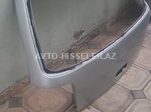 Volkswagen Golf yük yeri qapısı