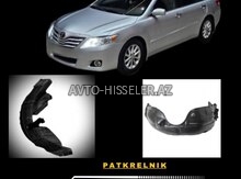 Toyota Camry 2006-2023 padkrelnik