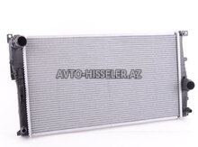 BMW F30 su radiatoru